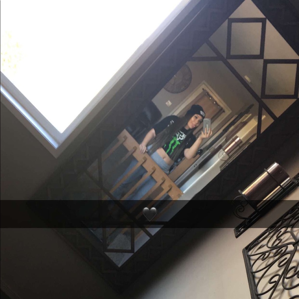 Meet your Posher, Kenzie